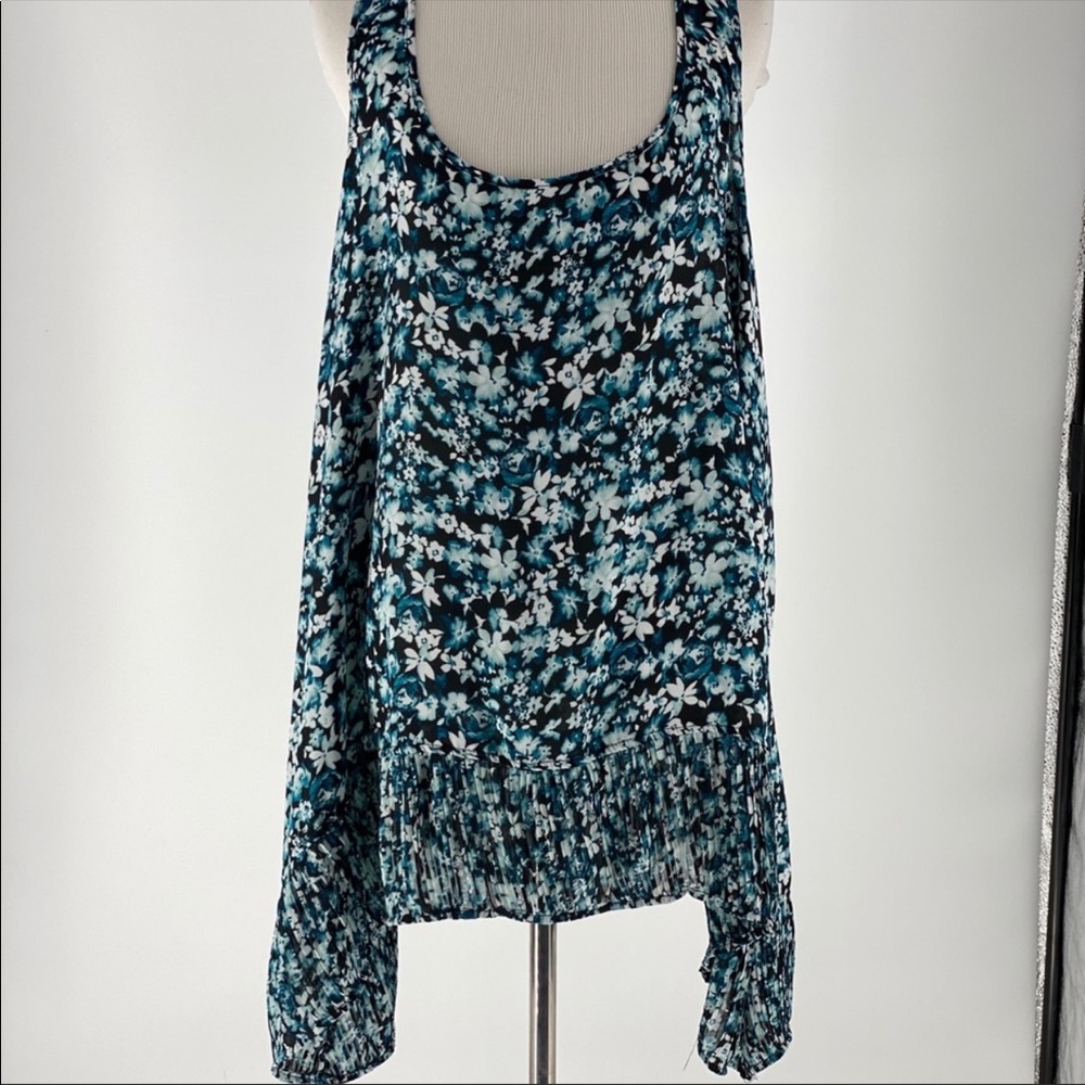 Torrid Floral Sleeveless Blouse Size 2